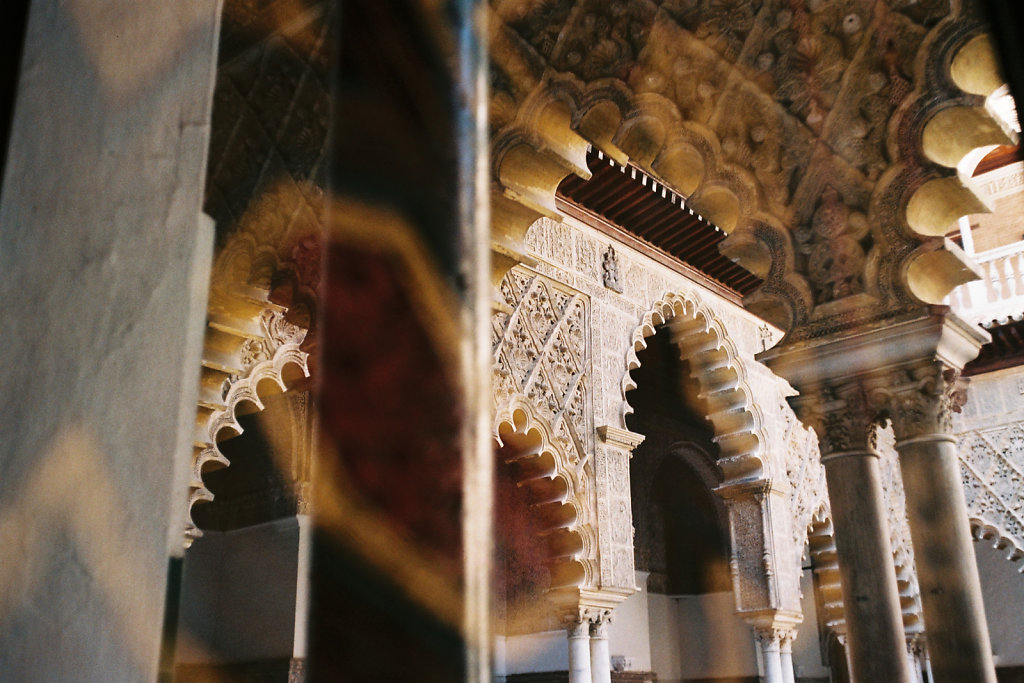 Reflet sur une porte mauresque II