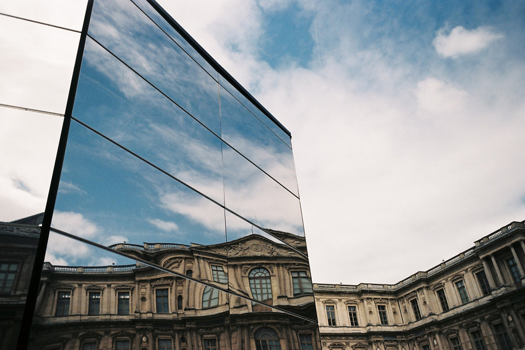 Louvre au miroir