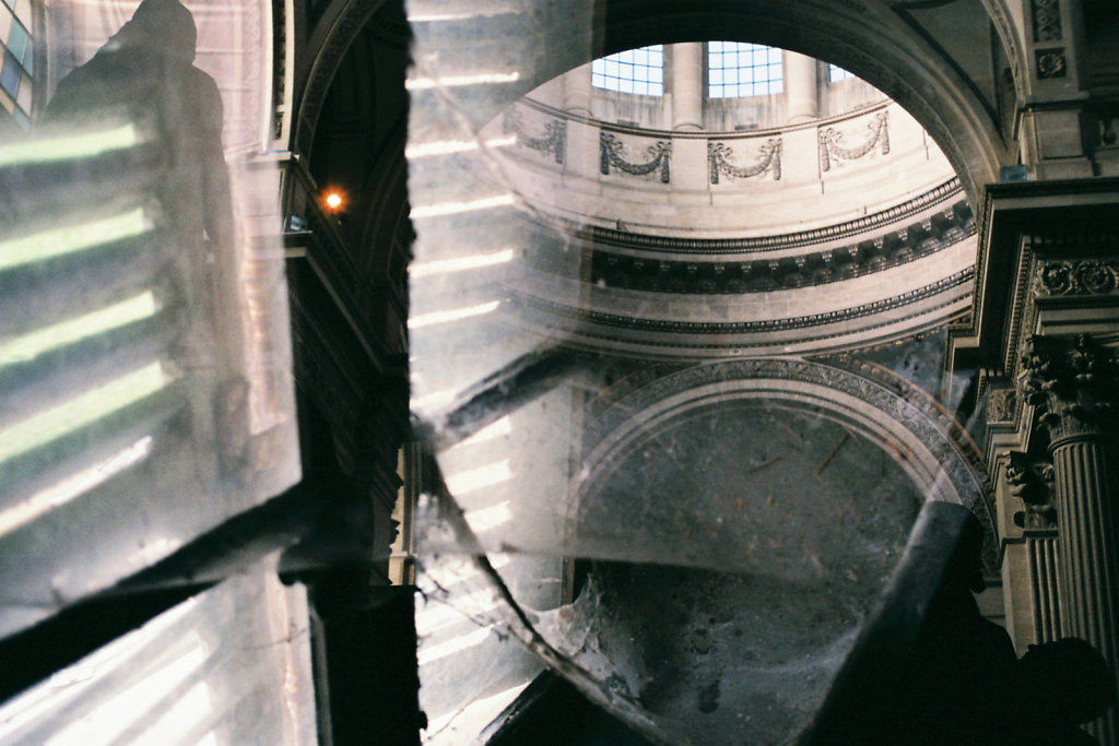 Fenêtre sur rotonde